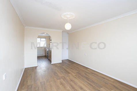 Fullers Close, Waltham Abbey photo 4