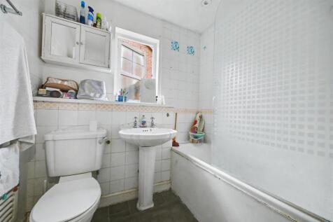 Bathroom.jpg