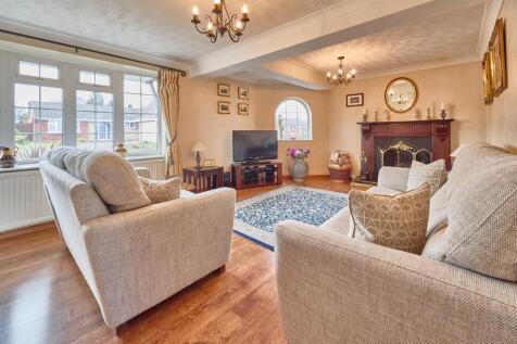Lounge to front