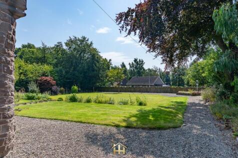 81 PARK ROAD BRECHIN 130825 EDIT (13 of 110).jpg