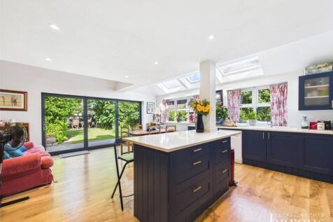 Kitchen Family Room