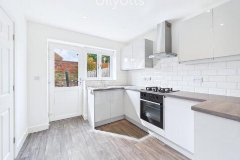 Bentley Close, Driffield photo 4