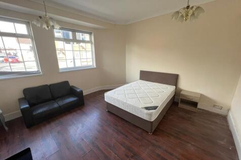 77 ladysmith room 2