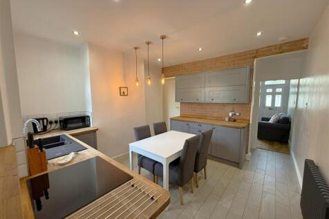 Dining Kitchen B.JPG