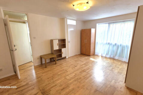 STUDIO ROOM