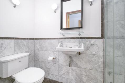 bathroom (1).jpg