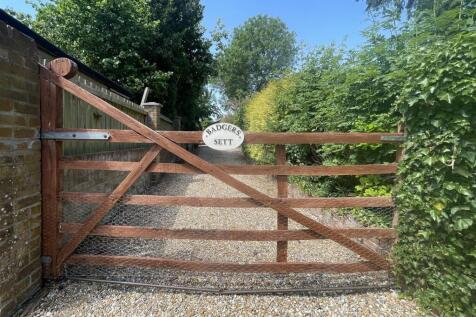Entrance (V)