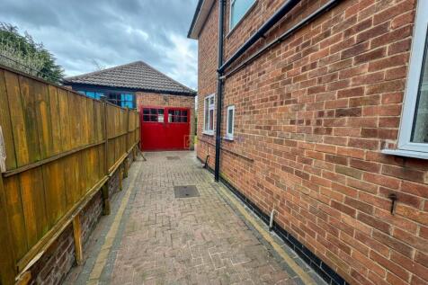Side of Property to Garage.jpg