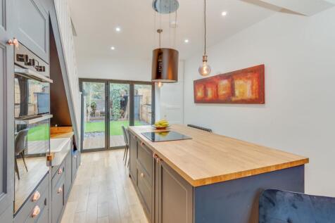 KITCHEN/DINER AND LOUNGE