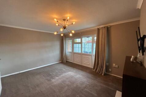 Knowler Hill, Liversedge, WF15 photo 3