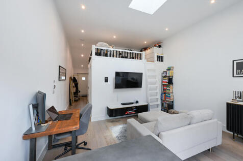 Longmans Mews, SW20 photo 4