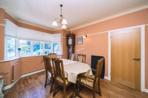 SITTING OR DINING ROOM