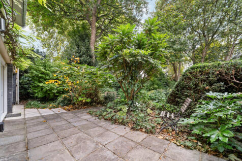 Park Village East, London, NW1 photo 4