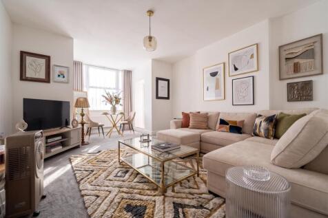 Living Room.jpg
