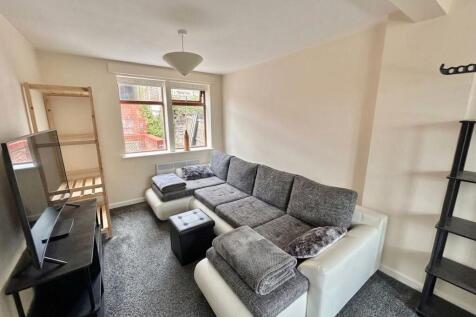 Queen Elizabeth Road, Nuneaton, CV10 photo 3