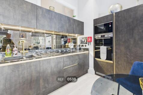 Kitchen &amp; Living area