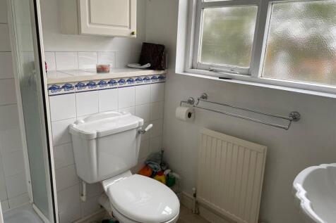 En-suite bathroom