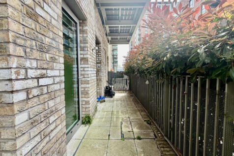 Ironworks Way, E13, 2 bedroom Flat for Sale By Bar