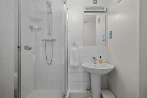 Flat 6 Warwick court-15.jpg