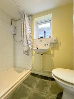 Annexe shower roo...