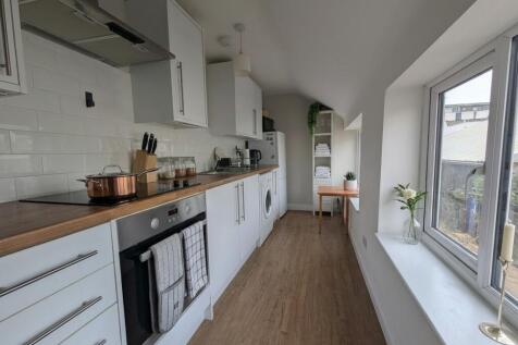 Trinity Lane, Cheltenham, Gloucestershire, GL52 2NT photo 2