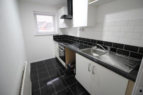 Andover Avenue, Middleton, M24 photo 5
