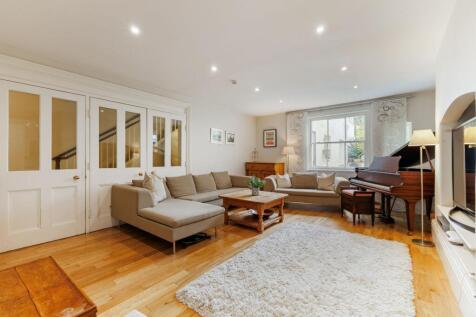 Lower ground floor sitting room