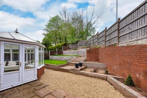 2 Heath House Drive-garden MAY24.jpg