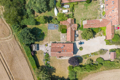 Wood Farm Reymerston - Anna Charles-34 T202607091632.jpg