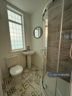 Ensuite To Ground Floor Left