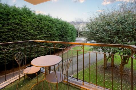 Woodford Road, London, E18 photo 4