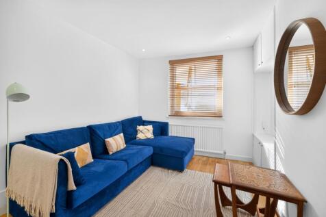 Living Room (2)