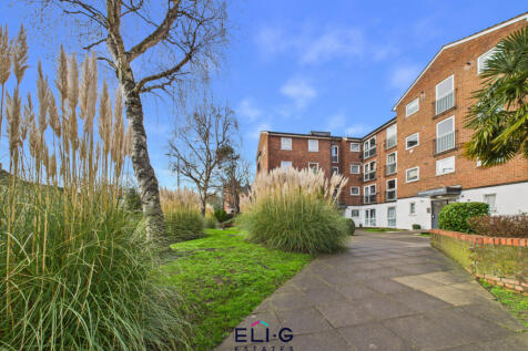 2 bed ground floor flat for sale with a designate