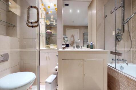 Property for sale in Waterside Point by Barrain Lo