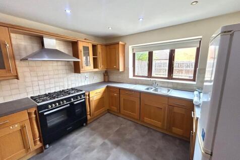 Langport Crescent, Oakhill, MK5 photo 4