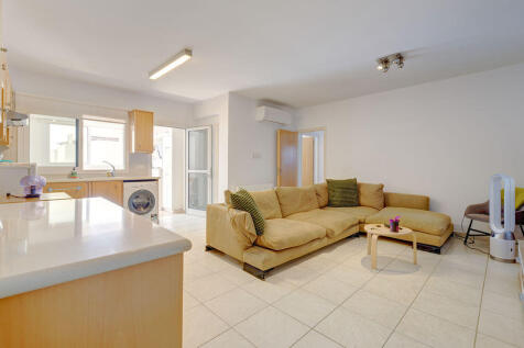 Lounge Kitchen