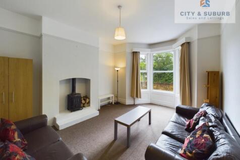 CAM01351G0-PR0110-STILL004 - Living Room 