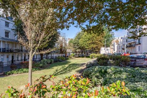 Russell Square gardens.jpg
