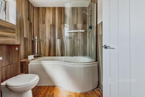 Peterhouse Parade, Crawley, West Sussex, RH10 photo 4