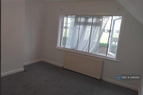 Vicarage Farm Road, Hounslow, TW5 photo 4