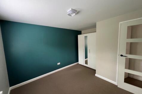 Maidenbower photo 5