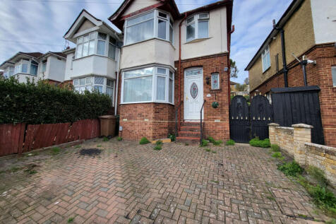3 bedroom Semi Detached for rent