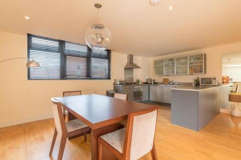 First Floor And Second Floor Maisonette, Norbury Crescent, Norbury, Croydon, London photo 3