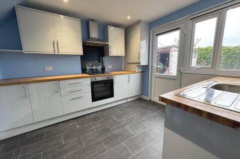Plumpton Avenue, Blackpool, FY4 3RB photo 3