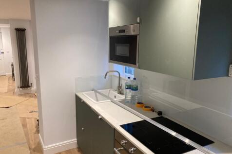 Kitchen 1.jpg