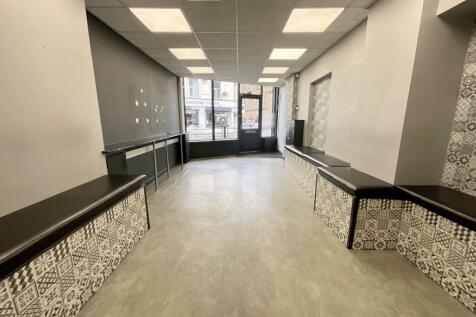Retail Property (high street) to rent Image 3
