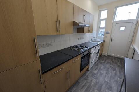 Lower Fitzwilliam Street, Huddersfield photo 3