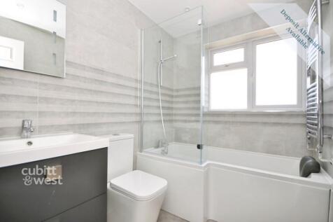Trinity Close, Crawley, RH10 photo 4
