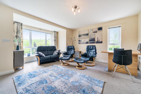 Living/Dining Roo...