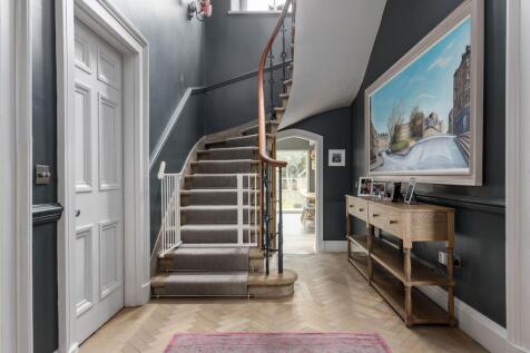 6 bed, 4 bath Detached in Edinburgh - Photo 14